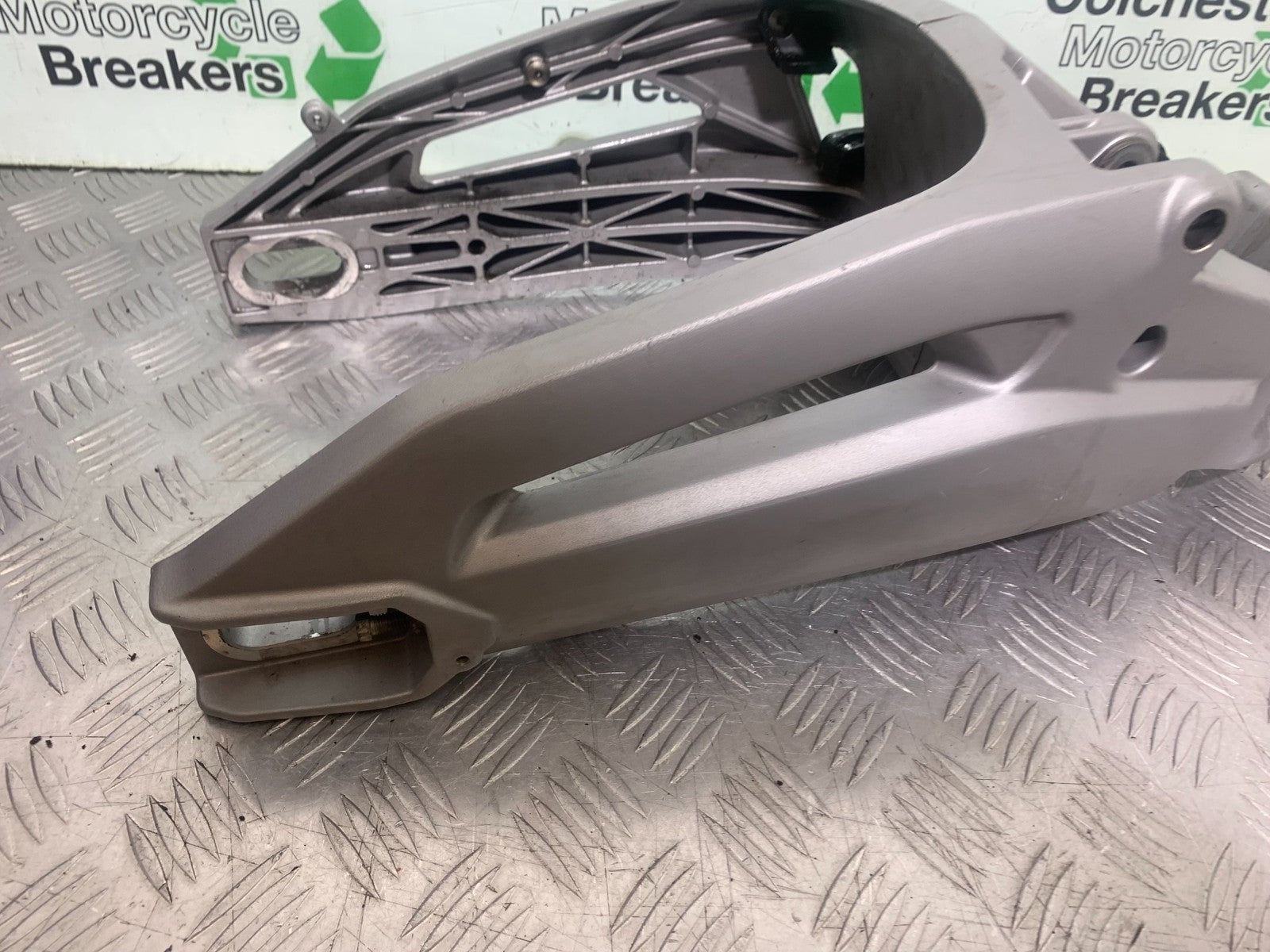 APRILIA SL750 SL 750 SHIVER SWINGARM YEAR 2008-2016 (CMB1242)