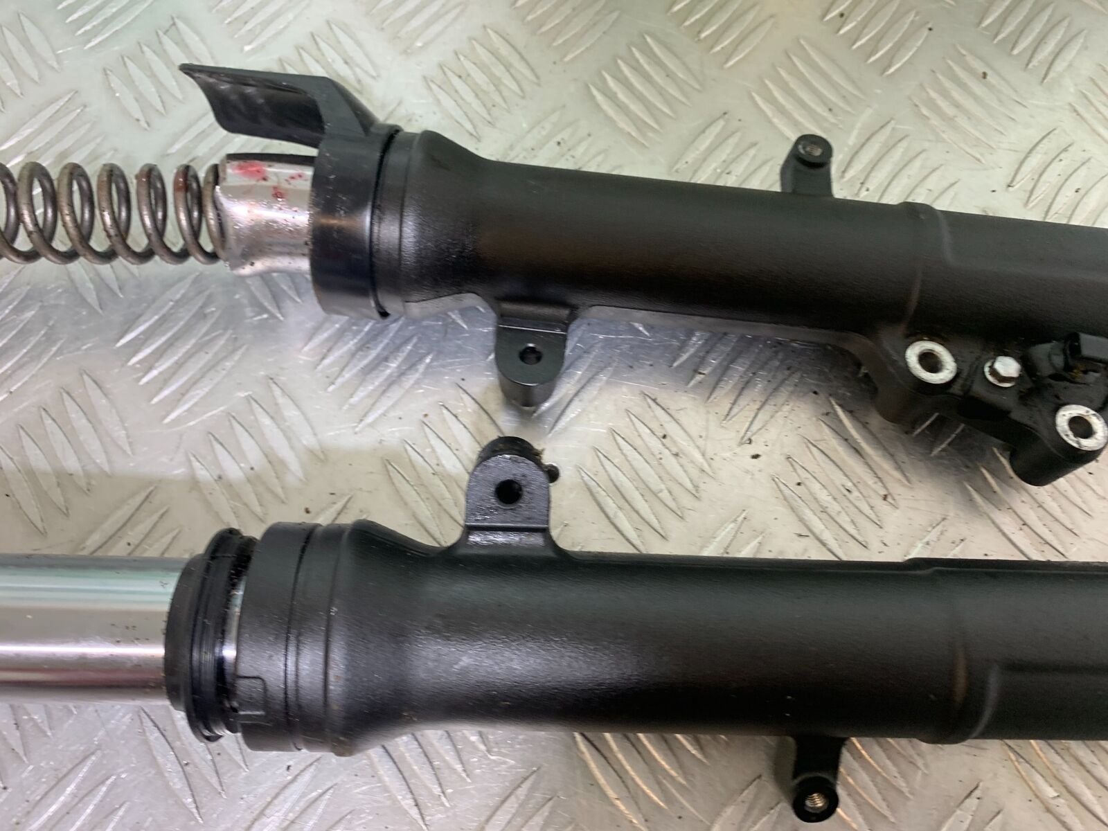 KAWASAKI NINJA 400 EX 400 FORK BOTTOMS    YEAR 2024 (CMB1075)