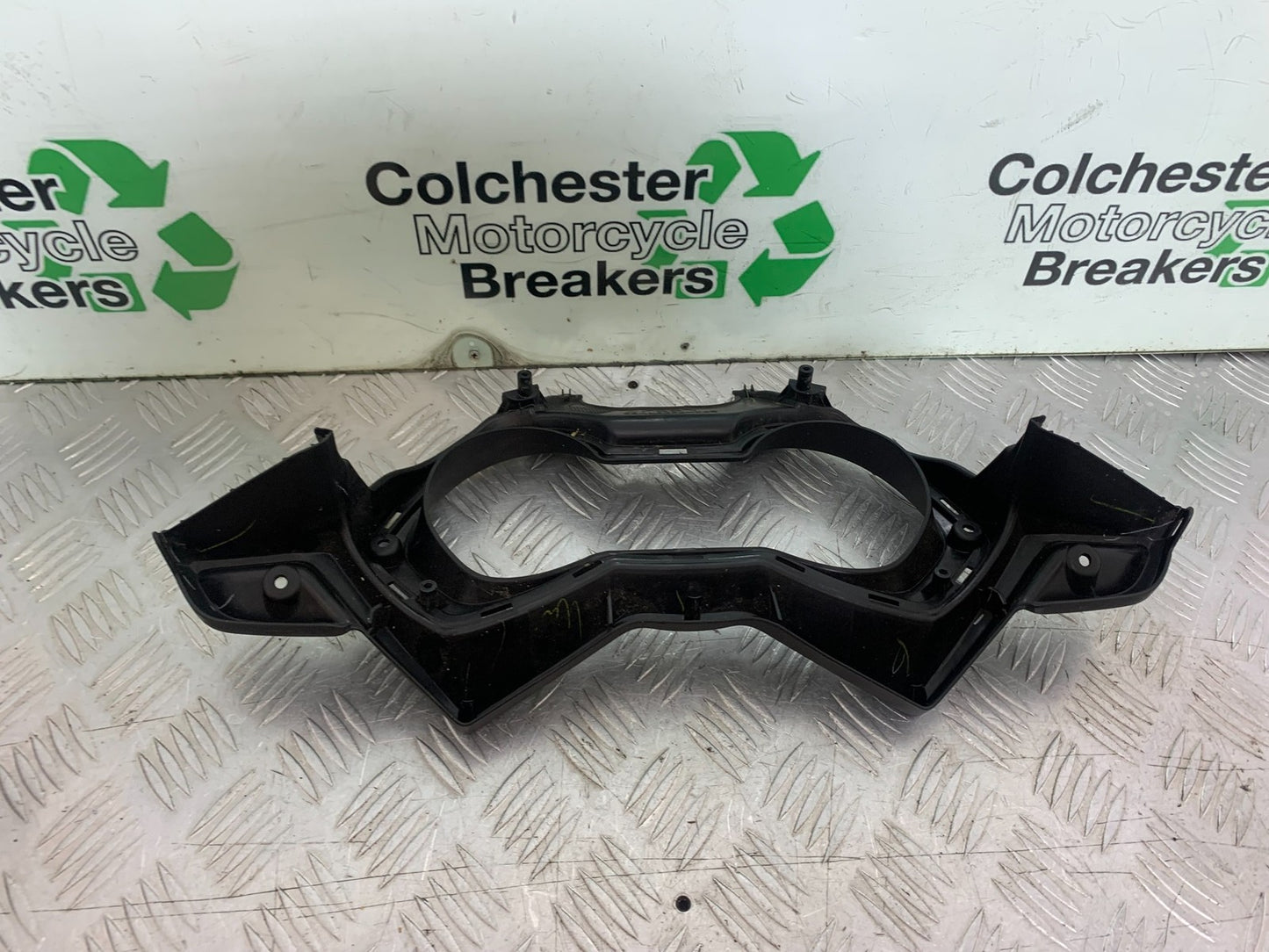 YAMAHA XMAX 300 CLOCK SURROUND   YEAR 2017-2020 (CMB1218)