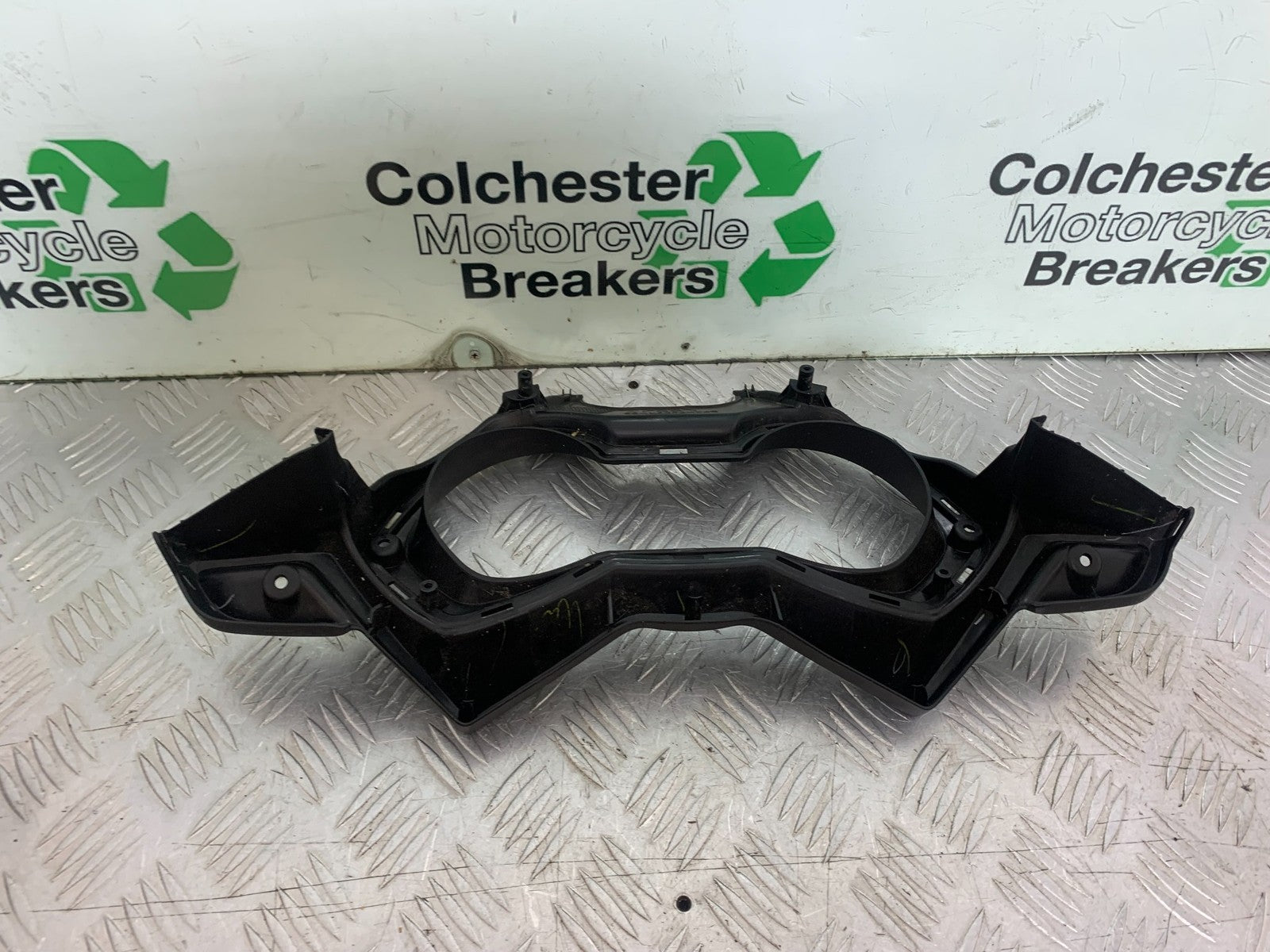YAMAHA XMAX 300 CLOCK SURROUND   YEAR 2017-2020 (CMB1218)