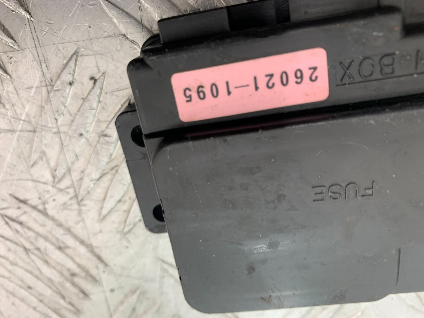 KAWASAKI ZX9R ZX9 R FUSE BOX  YEAR 1998-1999 (CMB1329)