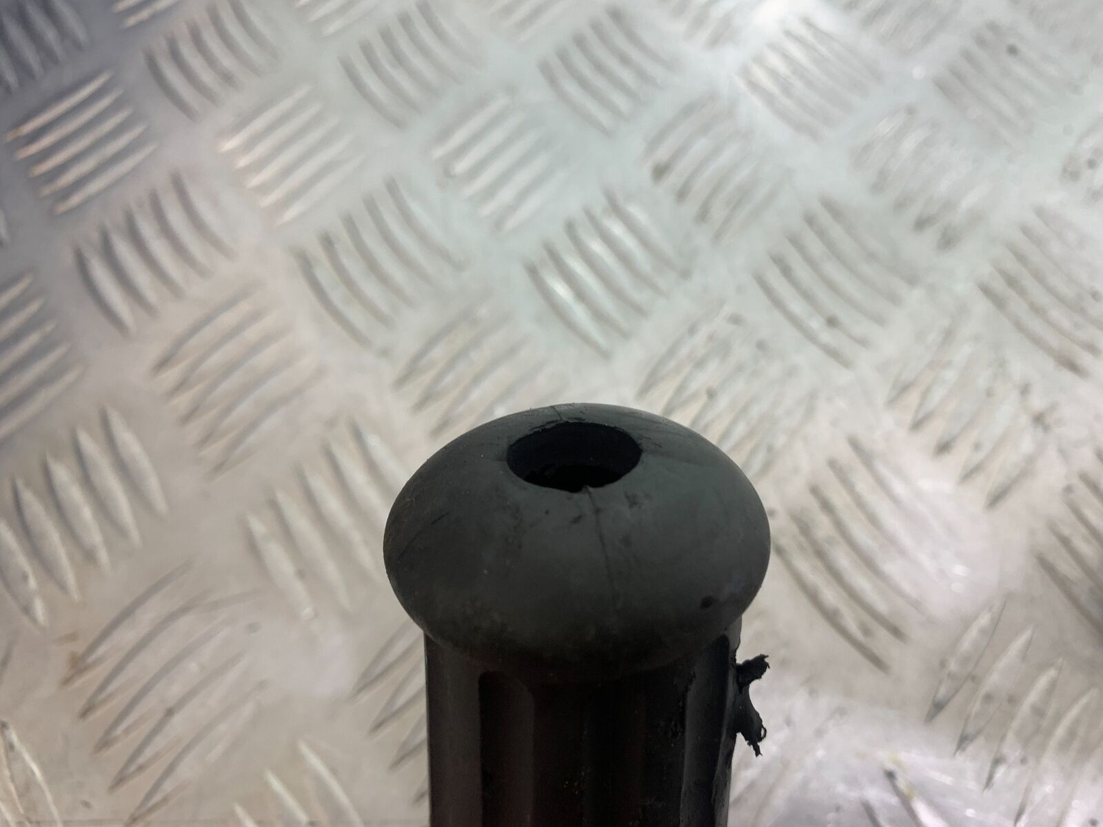 HARLEY DAVIDSON XL883 N IROD THROTTLE TWIST GRIP YEAR 2020  (CMB1116)
