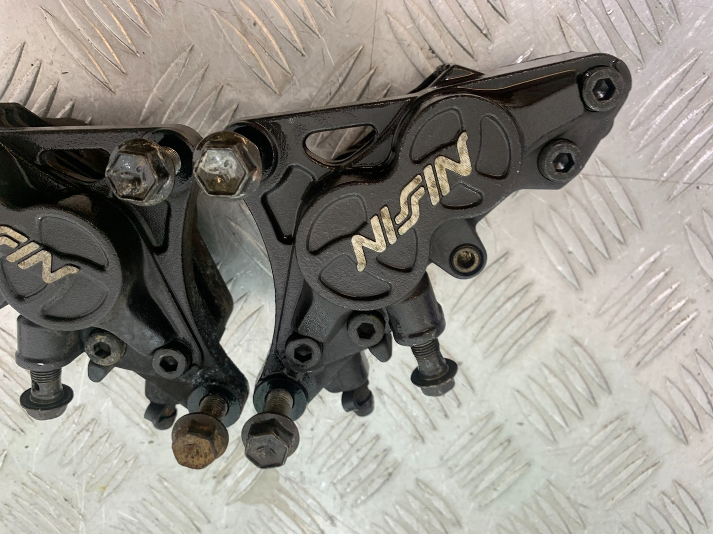 SUZUKI GSF1200  GSF 1200 BANDIT FRONT BRAKE CALIPERS   YEAR 1997-2000 (CMB1149)