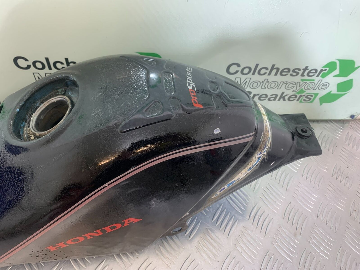 HONDA CBR125 CBR 125 PETROL TANK YEAR 2004-06  (CMB1040)