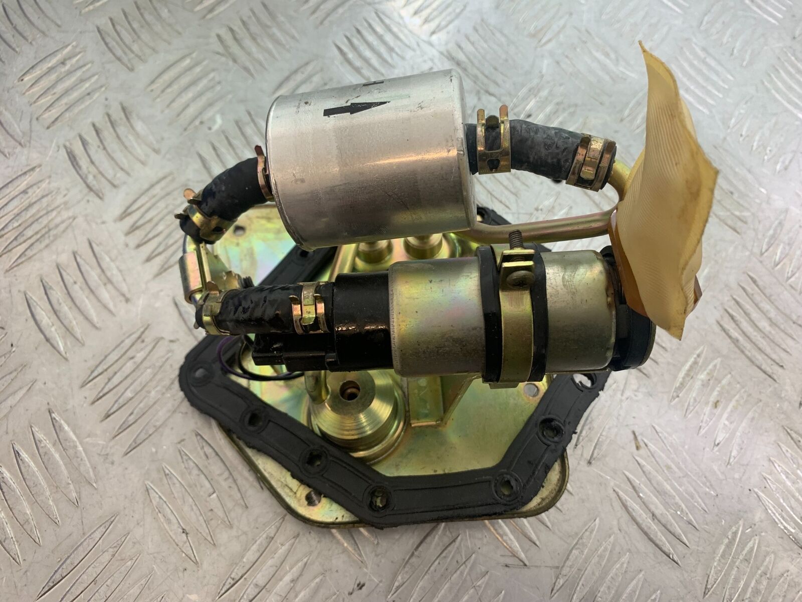 TRIUMPH 955i SPRINT ST PETROL PUMP  YEAR 1999-2004 (CMB1124)