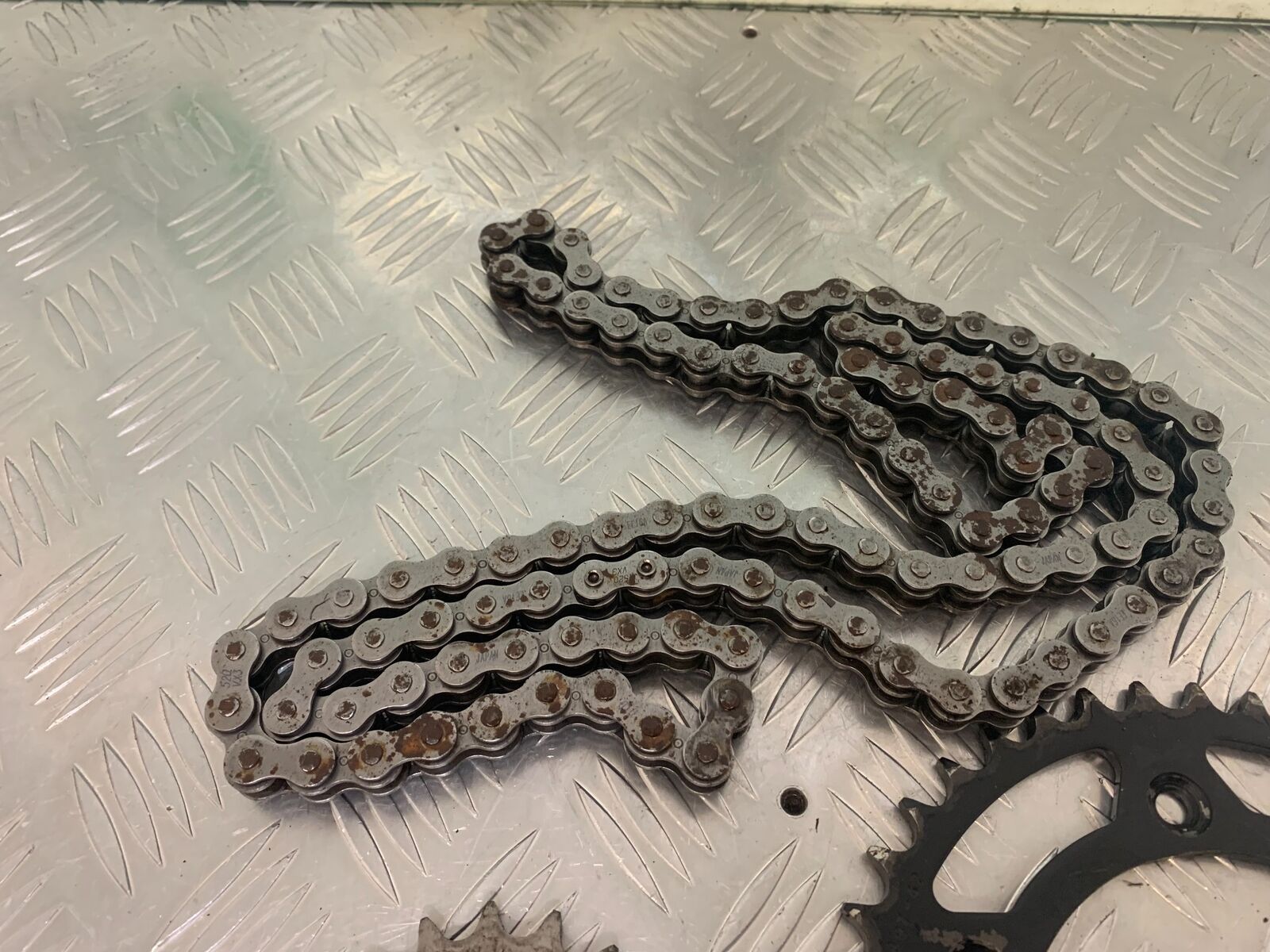 KTM 640 DUKE 2 CHAIN AND SPROCKETS (USED) YEAR 2000-2006 (STOCK 988)