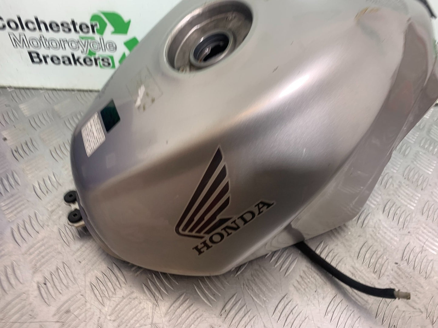 HONDA VFR800 PRE V-TEC PETROL TANK   YEAR 1998-2001 (CMB1233)
