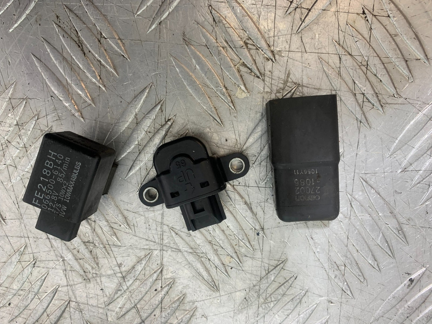 KAWASAKI 650 VERSYS RELAYS  YEAR 2015-2018 (CMB1288)