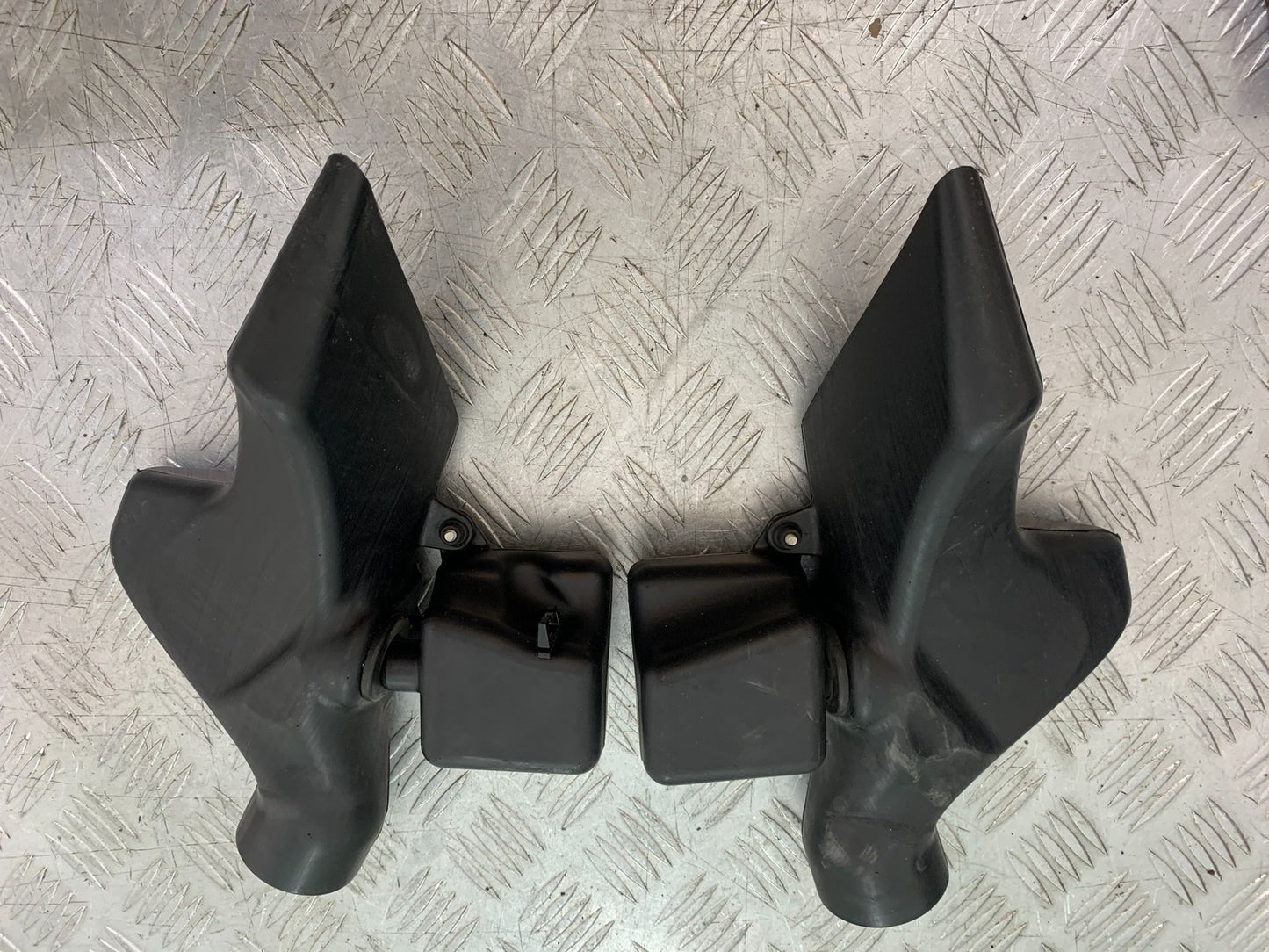 KAWASAKI GTR1400 GTR 1400 AIR TUBES   YEAR 2007-2009 (CMB1306)