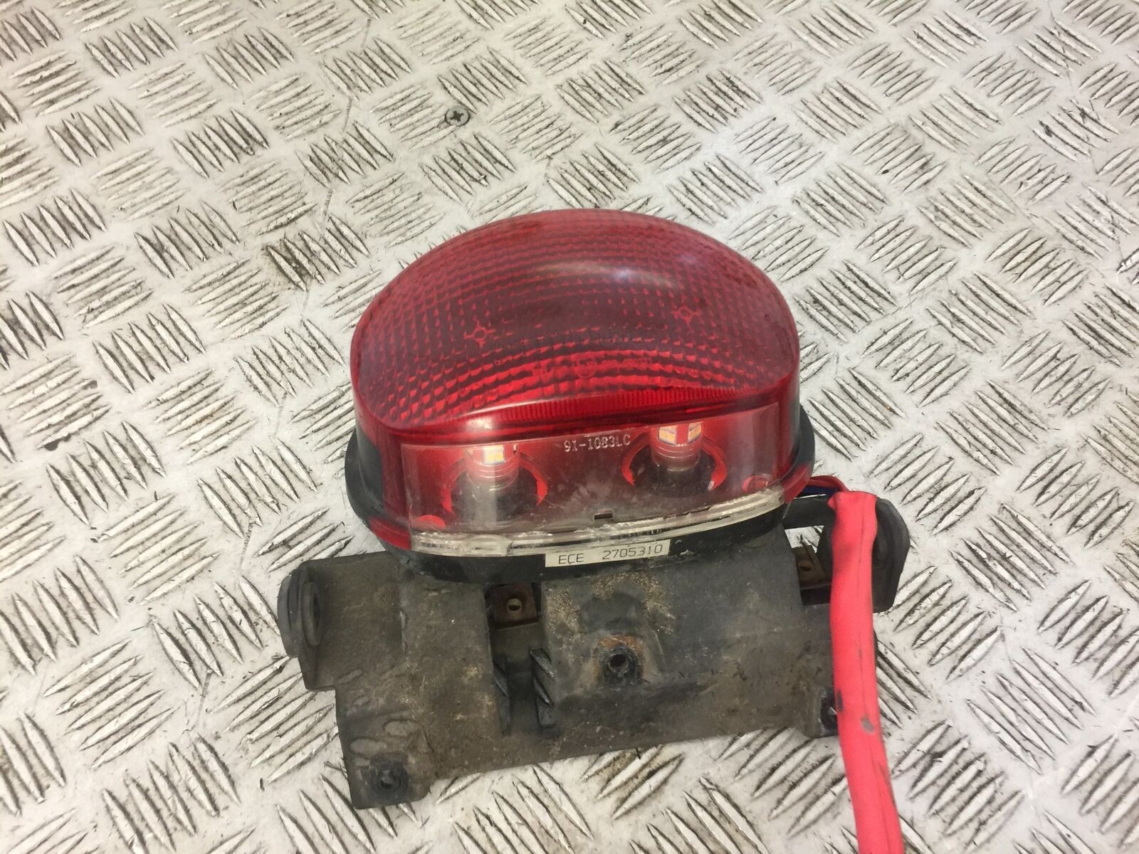 TRIUMPH TT600 TT 600 REAR LIGHT YEAR 2001 (STOCK 597)