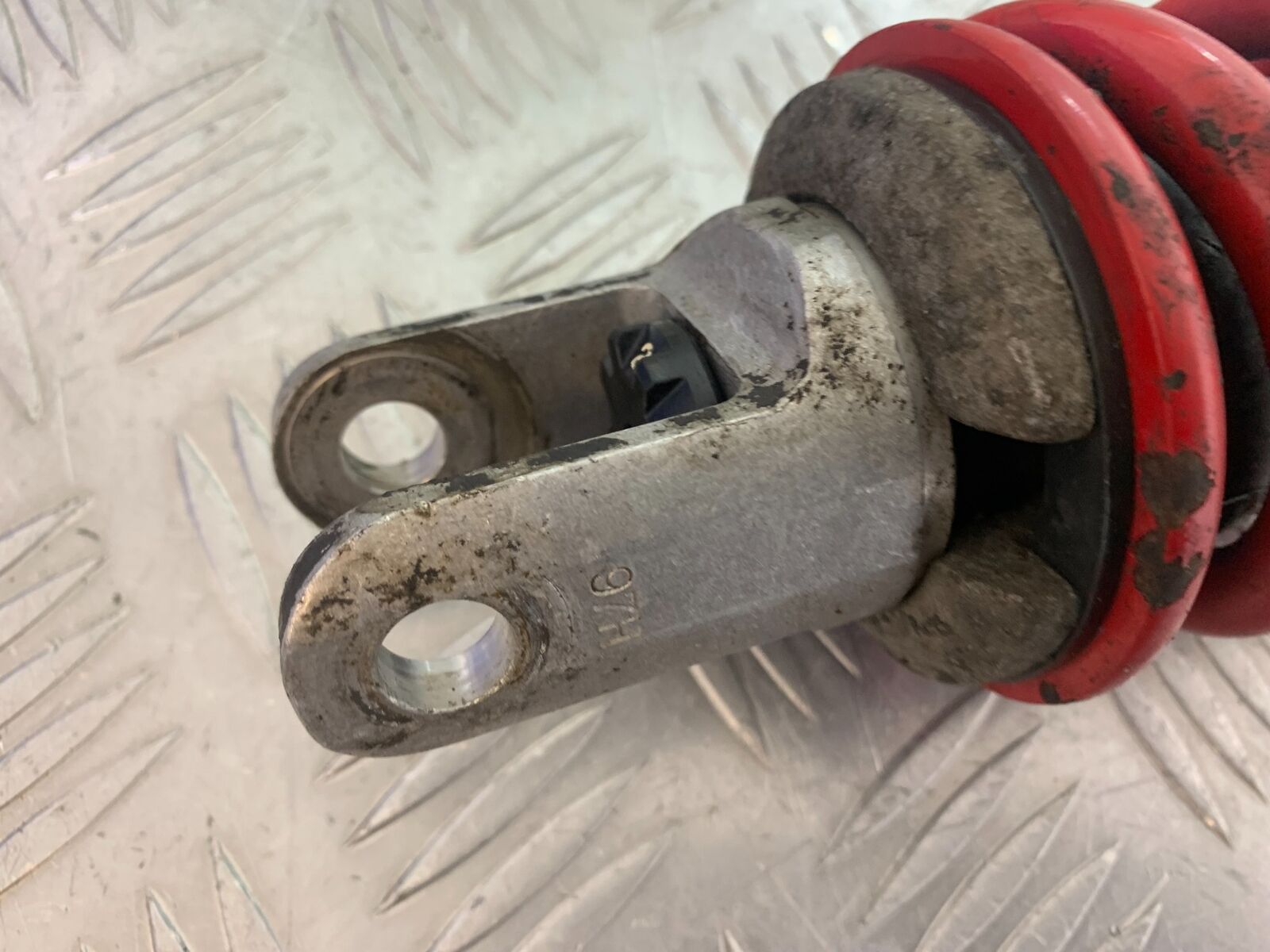 KAWASAKI Z750 ZR750 ZR-7S REAR SHOCK  YEAR 1999-05 (CMB1135)