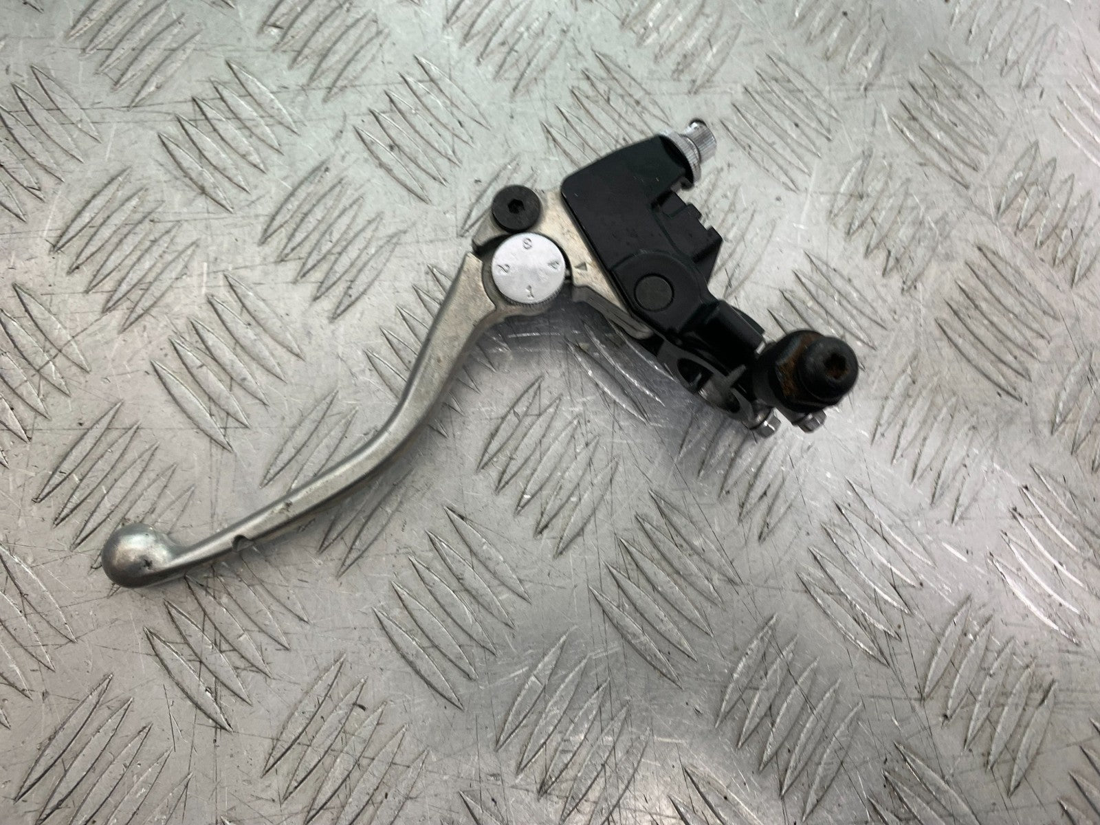 TRIUMPH 675 STREET TRIPLE RX CLUTCH LEVER AND BRRACKET   2015- 2017 (CMB1299)