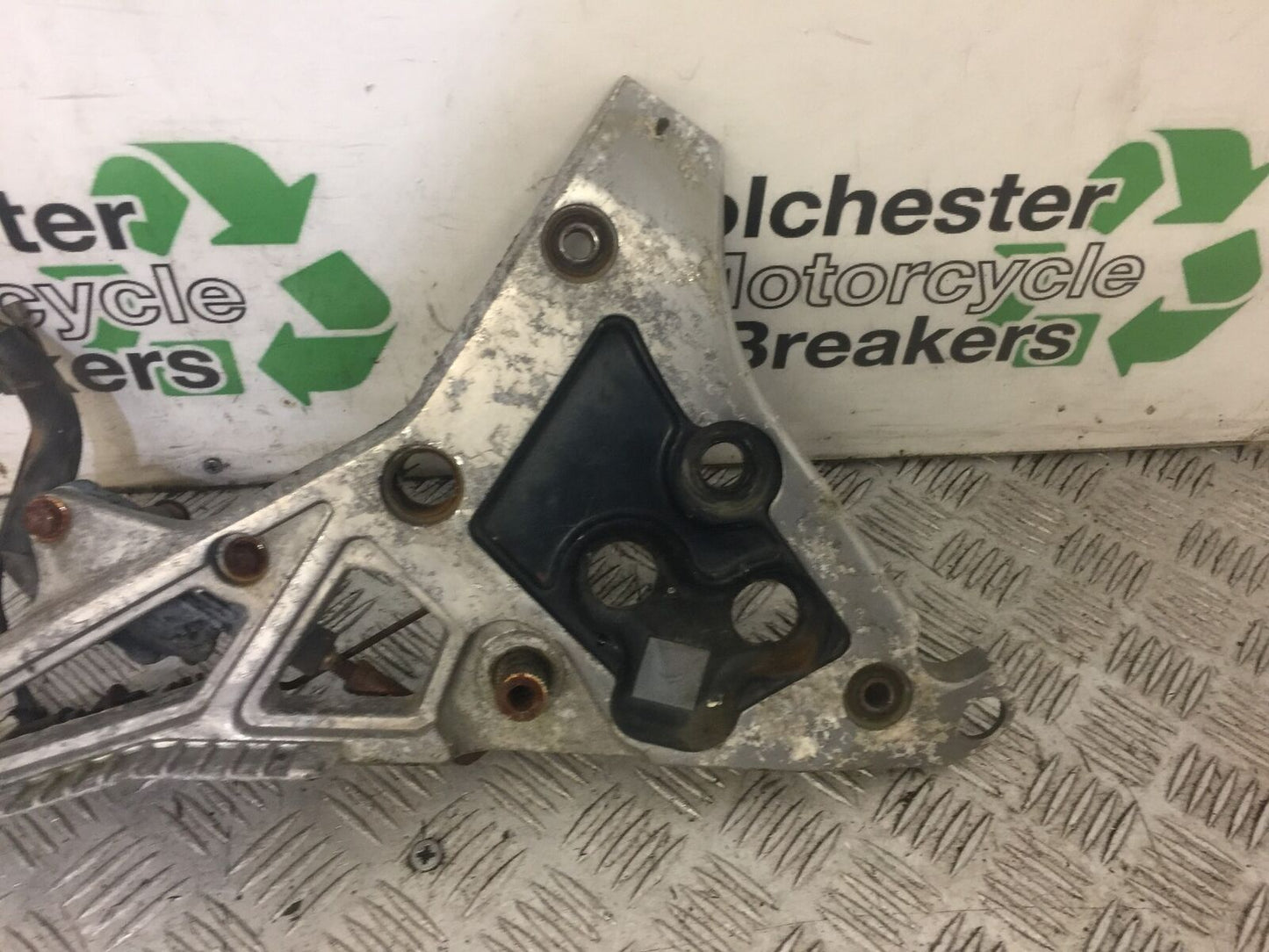 YAMAHA FJ1200 FJ 1200 RIGHT HANGER YEAR 1988 (STOCK 653)