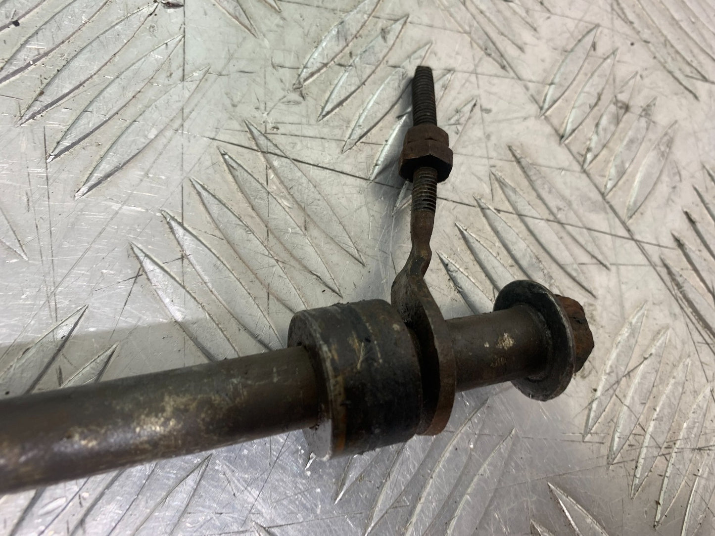 HONDA CG125 CG 125 REAR WHEEL SPINDLE & ADJUSTERS   YEAR 1998-2000 (CMB1282)