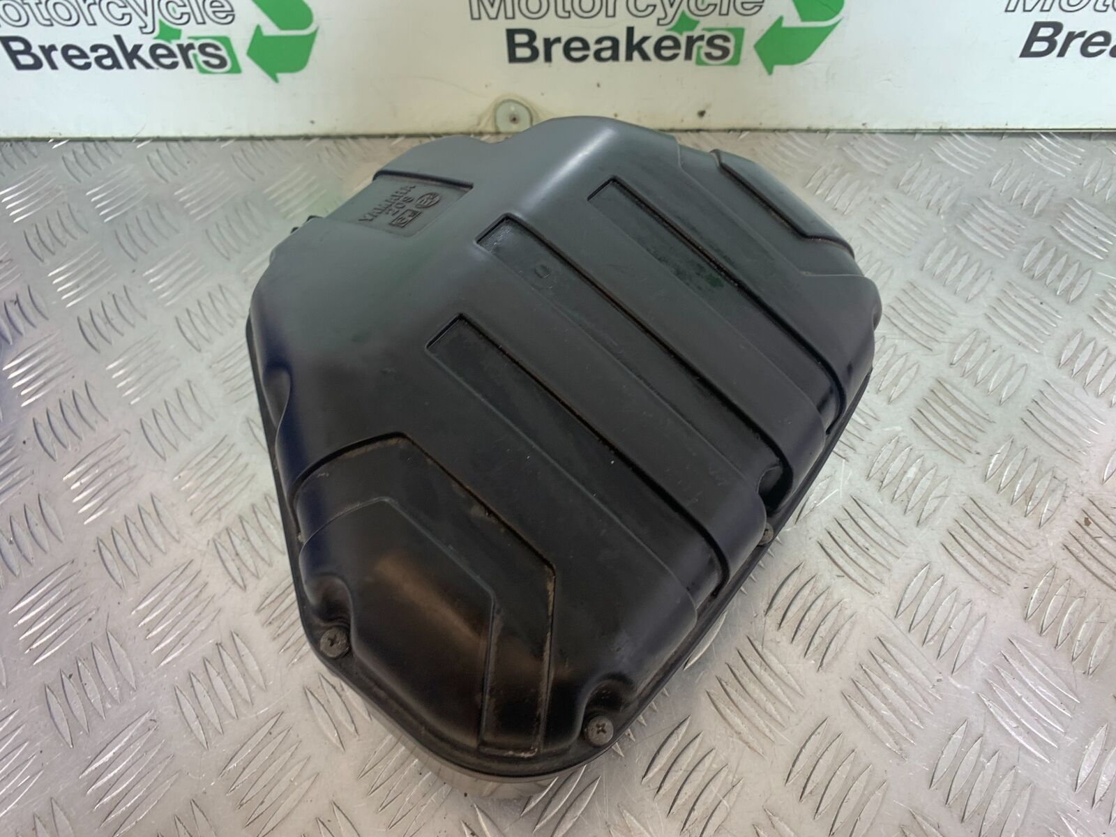 YAMAHA XJ6 XJ6-S AIR BOX  YEAR 2009-2015  (CMB1070)