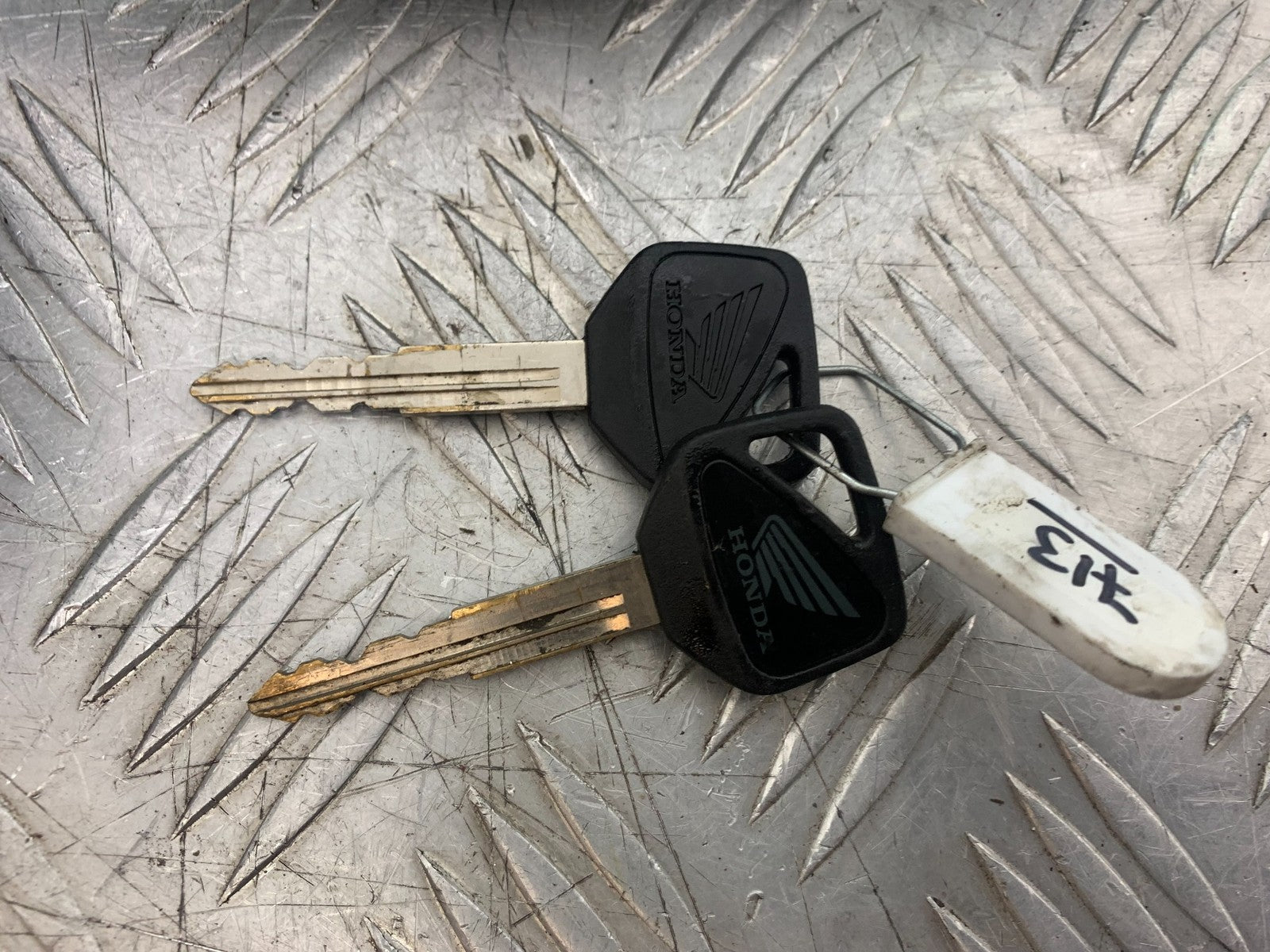 HONDA CBR1000 rr FIREBLADE ECU LOCKS 2 KEYS YEAR 2006 (CMB1220)