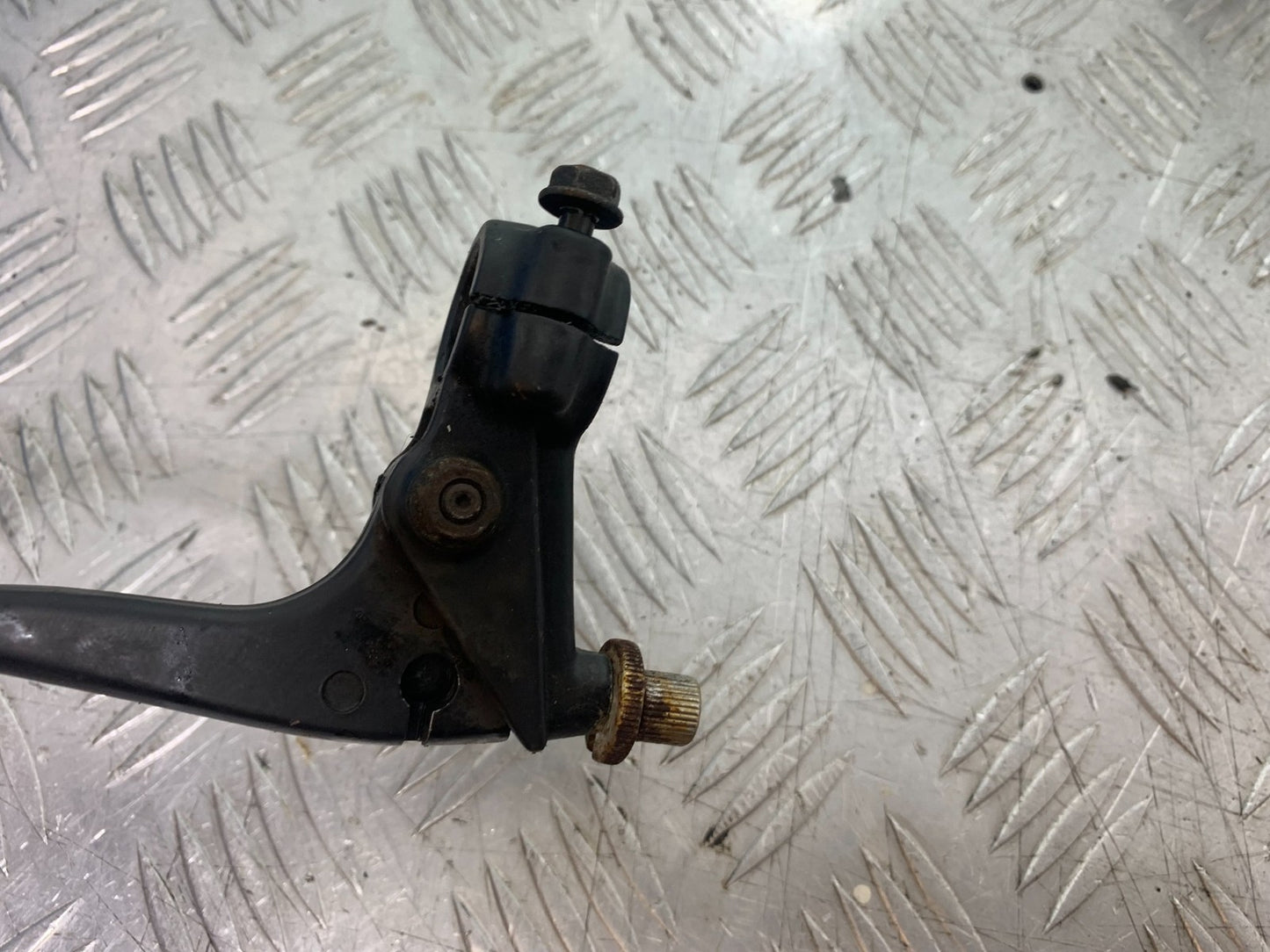 HONDA CG125 CG 125 CLUTCH LEVER AND BRACKET YEAR 1998-2000 (CMB1282)