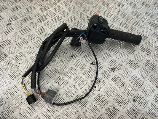TRIUMPH TIGER 1200 EXPLORER RIGHT SWITCH GEAR   YEAR  2012-2015 (STOCK 901)