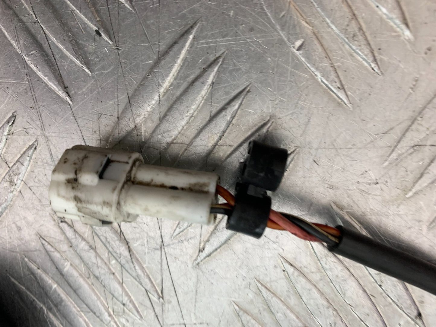 TRIUMPH 955i DAYTONA SPEEDO DRIVE (DAMAGED)  YEAR 2002-2006 (CMB1229)
