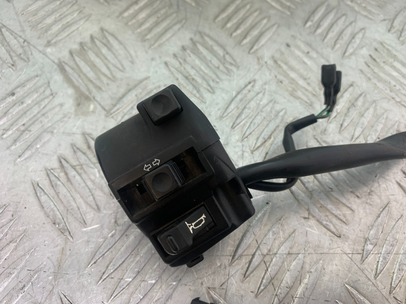 HONDA CBF125 CBF 125 LEFT SWITCH GEAR   YEAR 2009-14  (CMB1172)