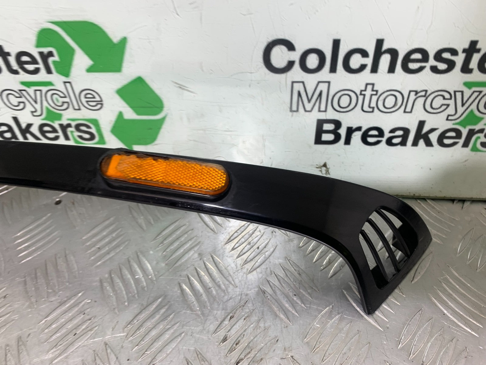 PIAGGIO VESPA LX50 LX S 50 SIDE INFILL TRIM    YEAR 2007-2016 (CMB1290)