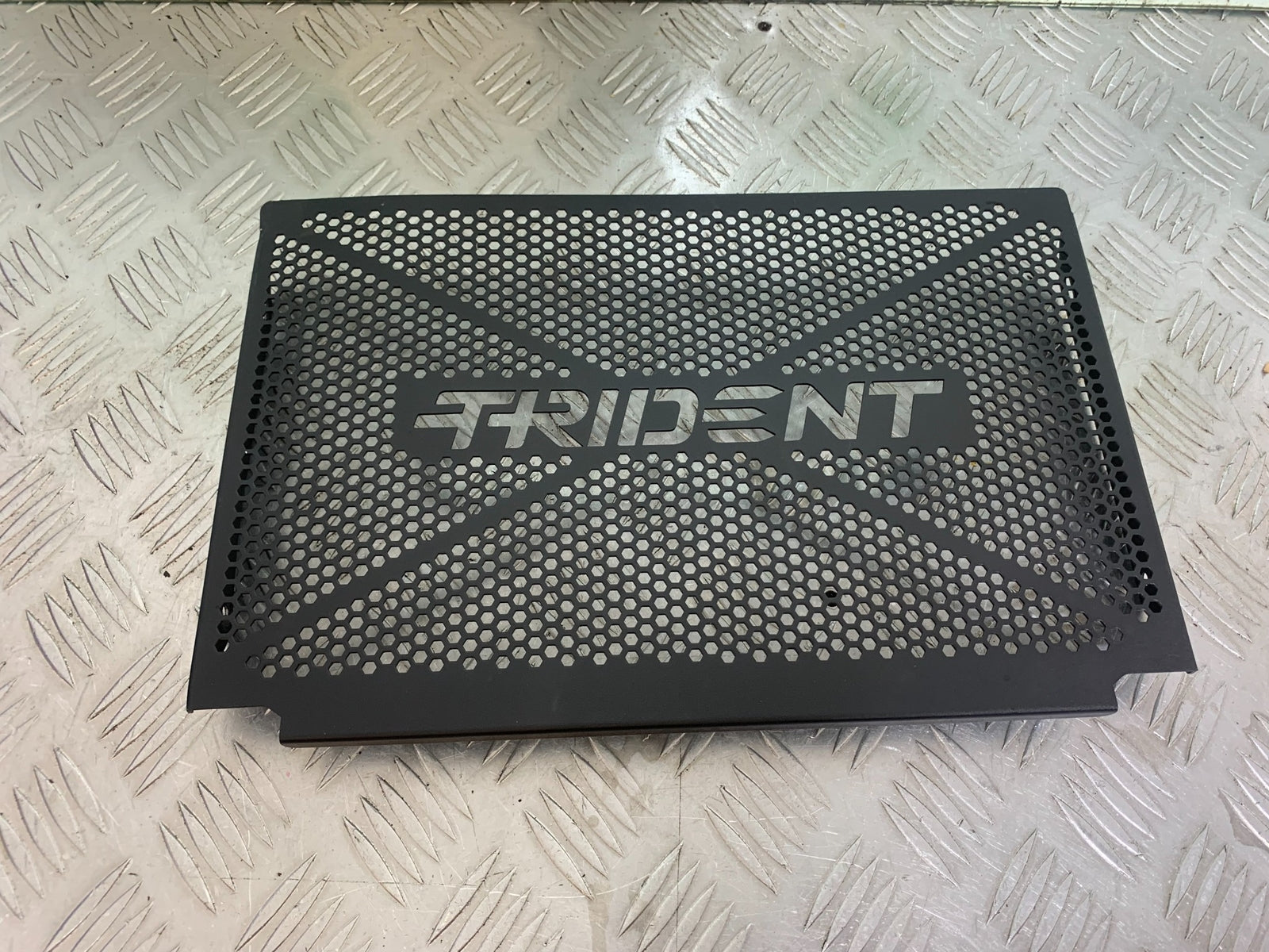 TRIUMPH TRIDENT 660 RADIATOR GRILL  YEAR 2021-2024 (CMB1148)