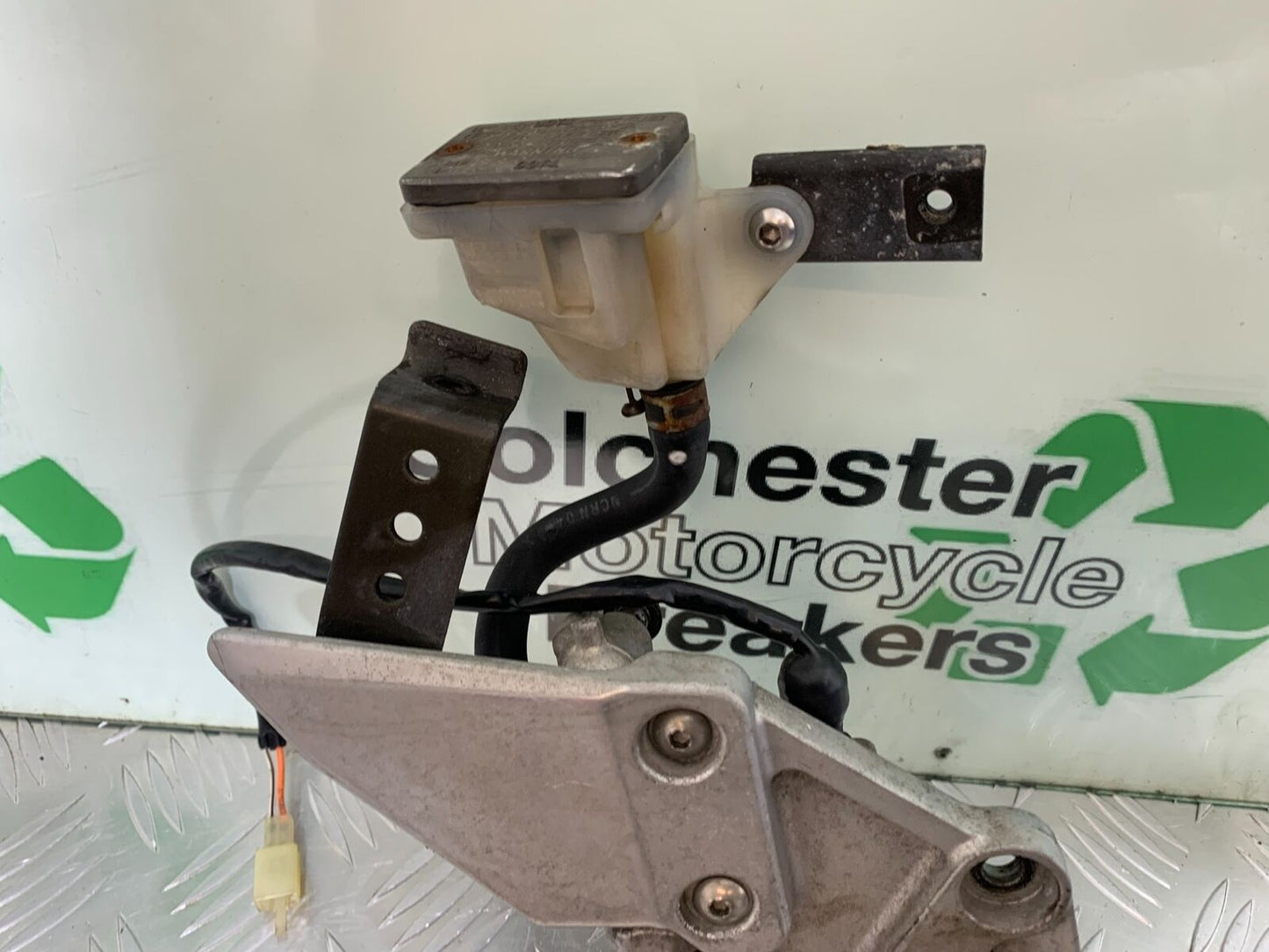SUZUKI SV650 SV 650 FRONT RIGHT HANGER AND PEG  YEAR 2003-2006 (CMB1024)
