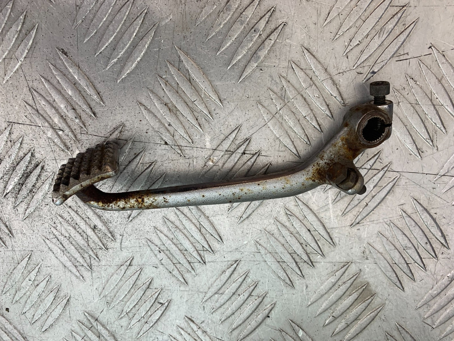 HONDA VT700 VT 700 SHADOW BRAKE PEDAL  YEAR 1984-85 (CMB1328)