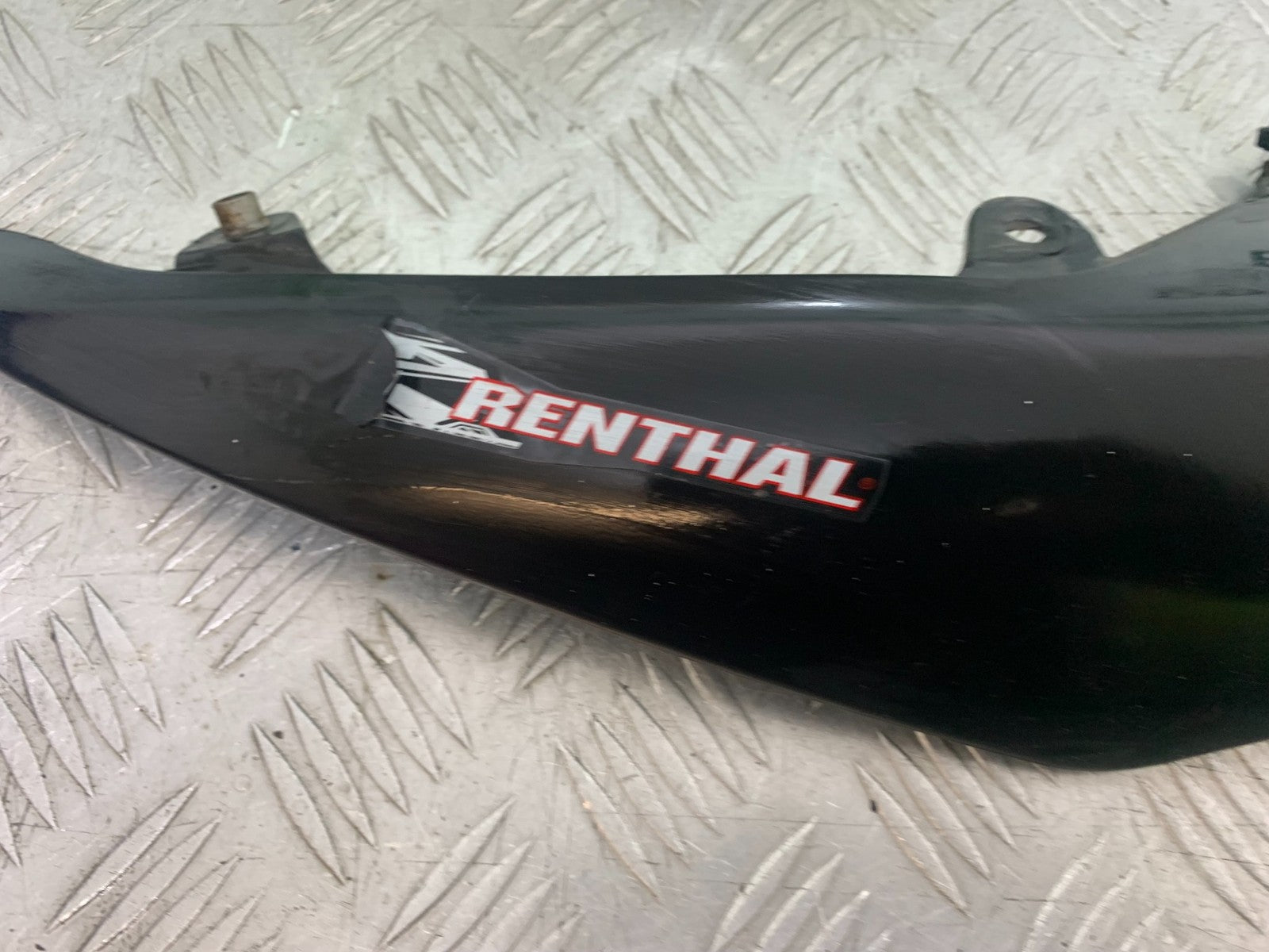 APRILIA 650 PAGASO STRADA RIGHT SEAT PANEL   YEAR 2005-2010 (CMB1260)