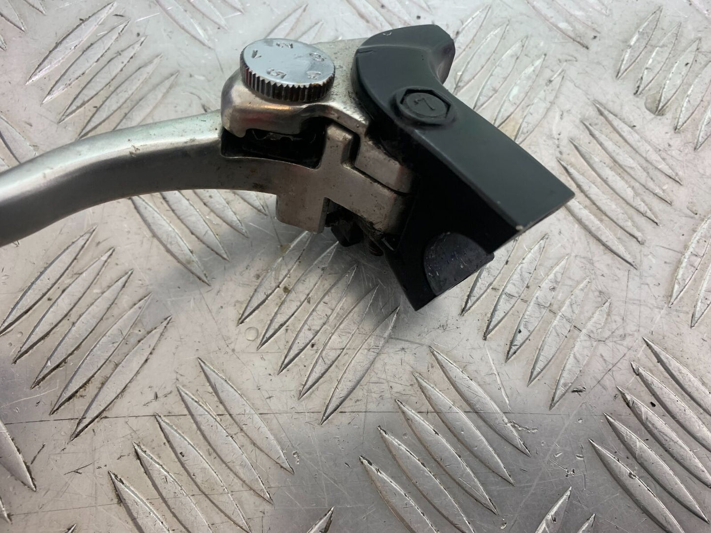 KAWASAKI Z650 ER650 KNFAN CLUTCH LEVER & BRACKET   YEAR 2022-2024 (CMB1112)