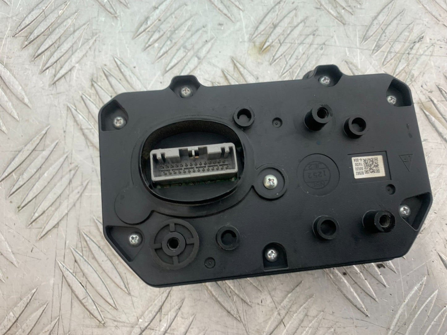 YAMAHA YZF R7 CLOCKS SPEEDO DASH  YEAR 2022-2025 (CMB1255)