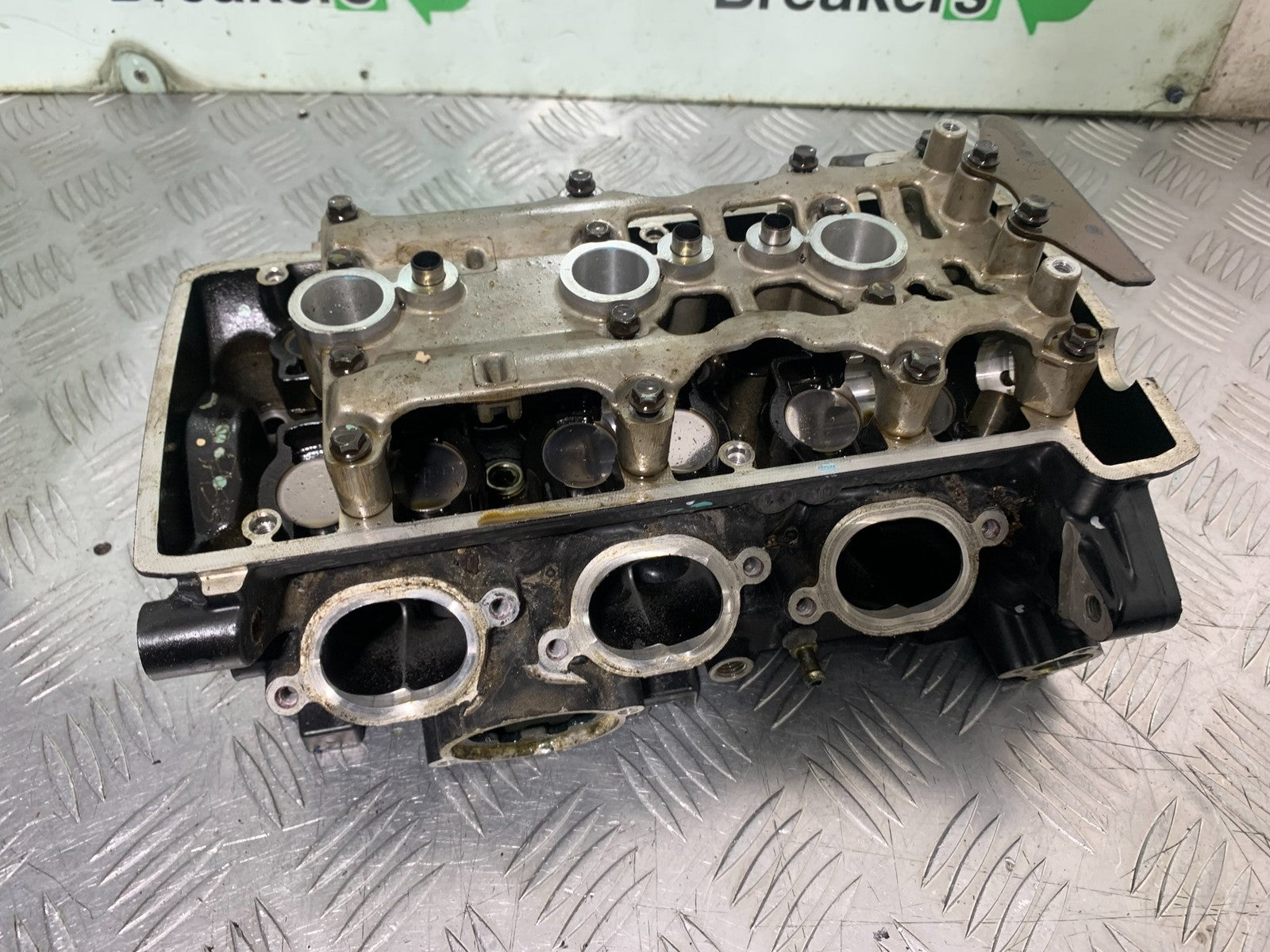 TRIUMPH 675 STREET TRIPLE RX CYLINDER HEAD   2015- 2017 (CMB1299)