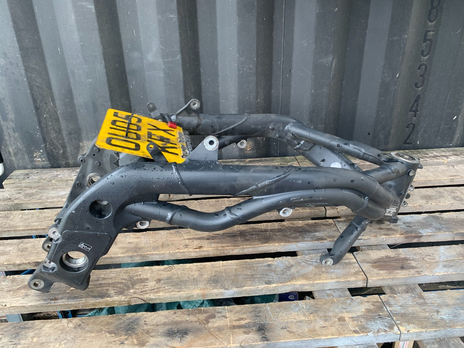 TRIUMPH 1050 SPEED TRIPLE FRAME REG LOG BOOK YEAR 2005-2007 (CMB1322)