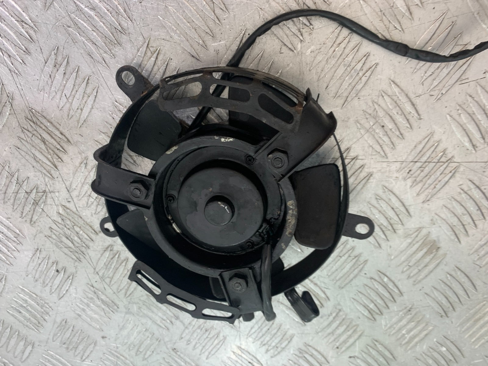 HONDA VT700 VT 700 SHADOW RADIATOR FAN   YEAR 1984-85 (CMB1328)