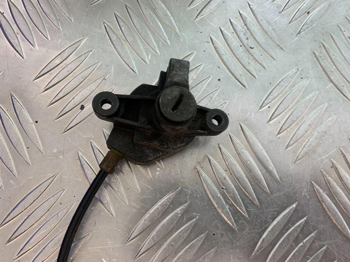 SUZUKI RF900 RF 900 SEAT CATCH   YEAR 1994-1999 (CMB1020)
