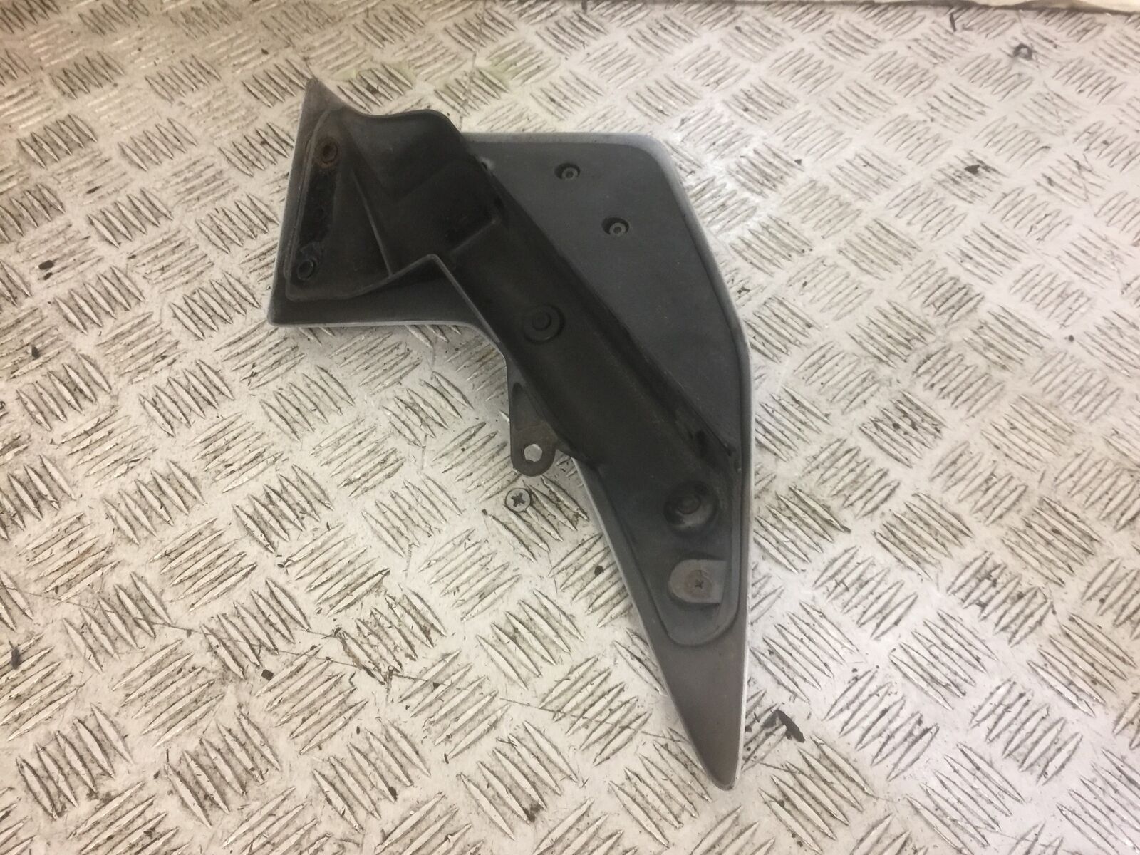 KAWASAKI Z750 Z 750 LEFT RADIATOR COWL  YEAR 2009-2012 (STOCK 670)