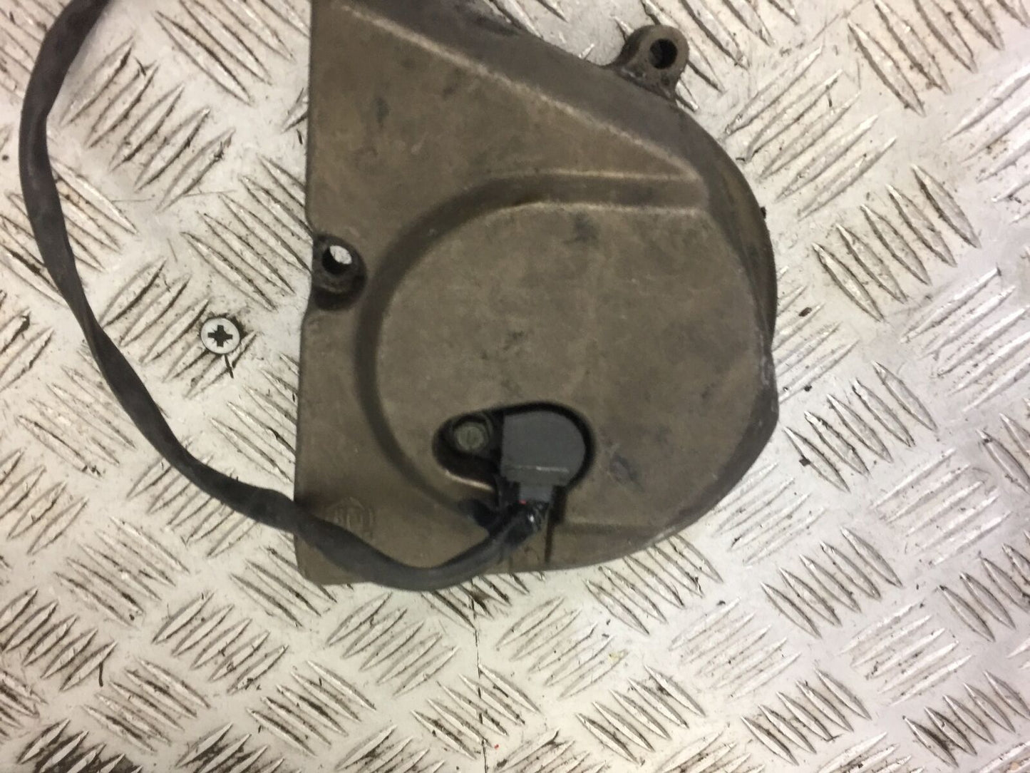 KAWASAKI ZX6R ZX6 G SPROCKET COVER  YEAR 1999 (STOCK 519)