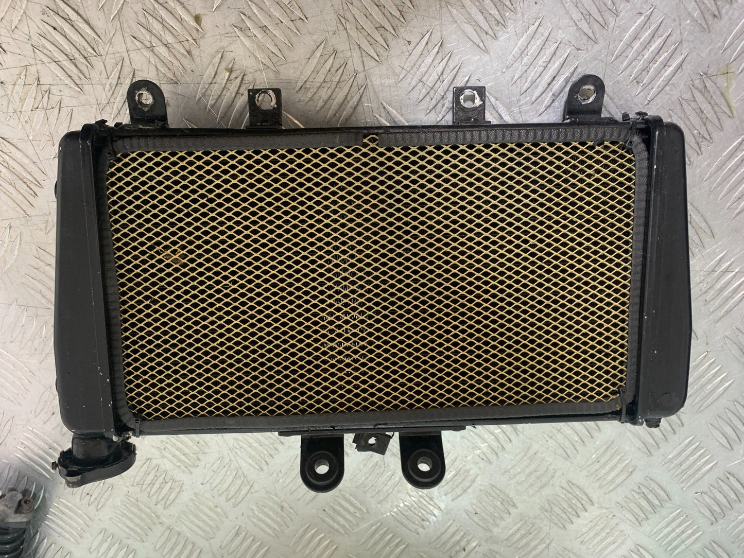 TRIUMPH 1050 SPEED TRIPLE RADIATOR YEAR 2005-2007 (CMB1322)