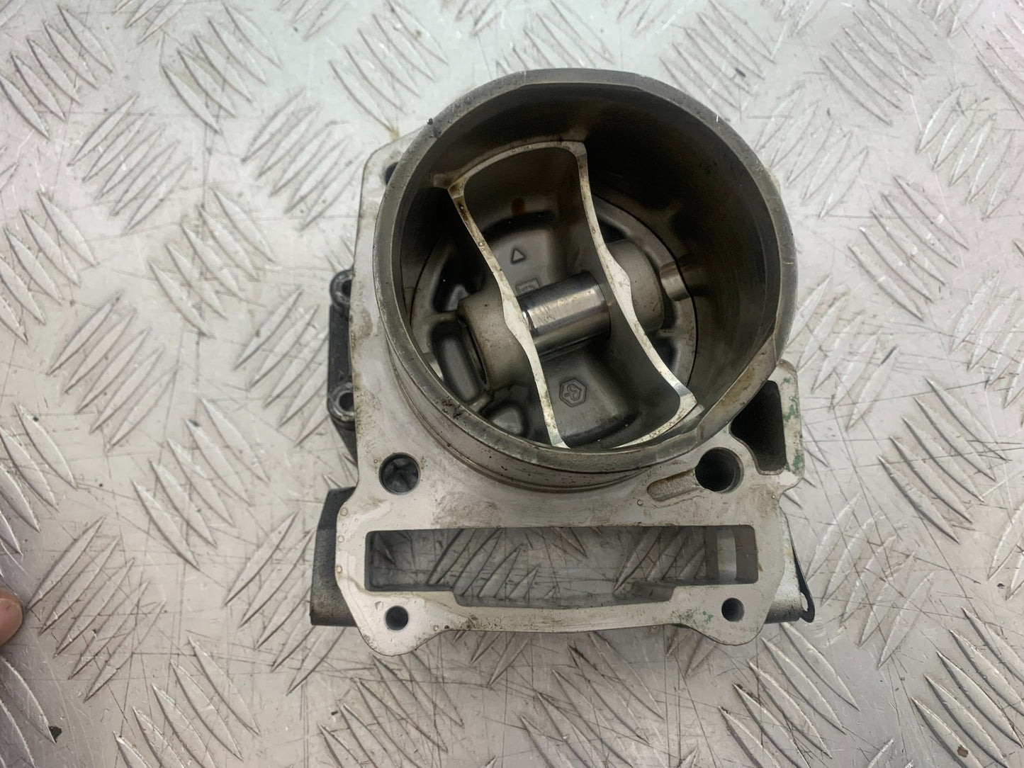 APRILIA SL750 SL 750 SHIVER FRONT BARREL AND PISTON YEAR 2008-2016 (CMB1242)