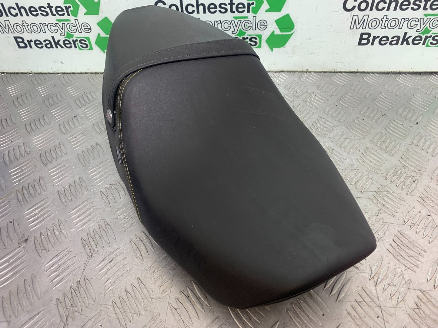 YAMAHA XSR900 XSR 900 SEAT  YEAR 2022-2024 (CMB1215)