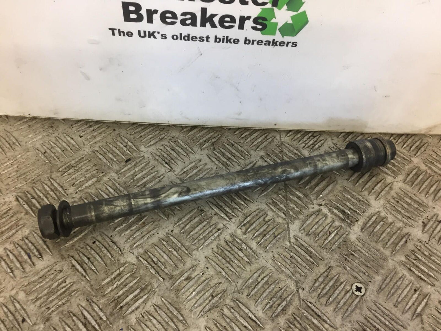 HONDA CBR1100 CBR 1100 BLACKBIRD REAR WHEEL SPINDLE YEAR 2000 (INJECTION)