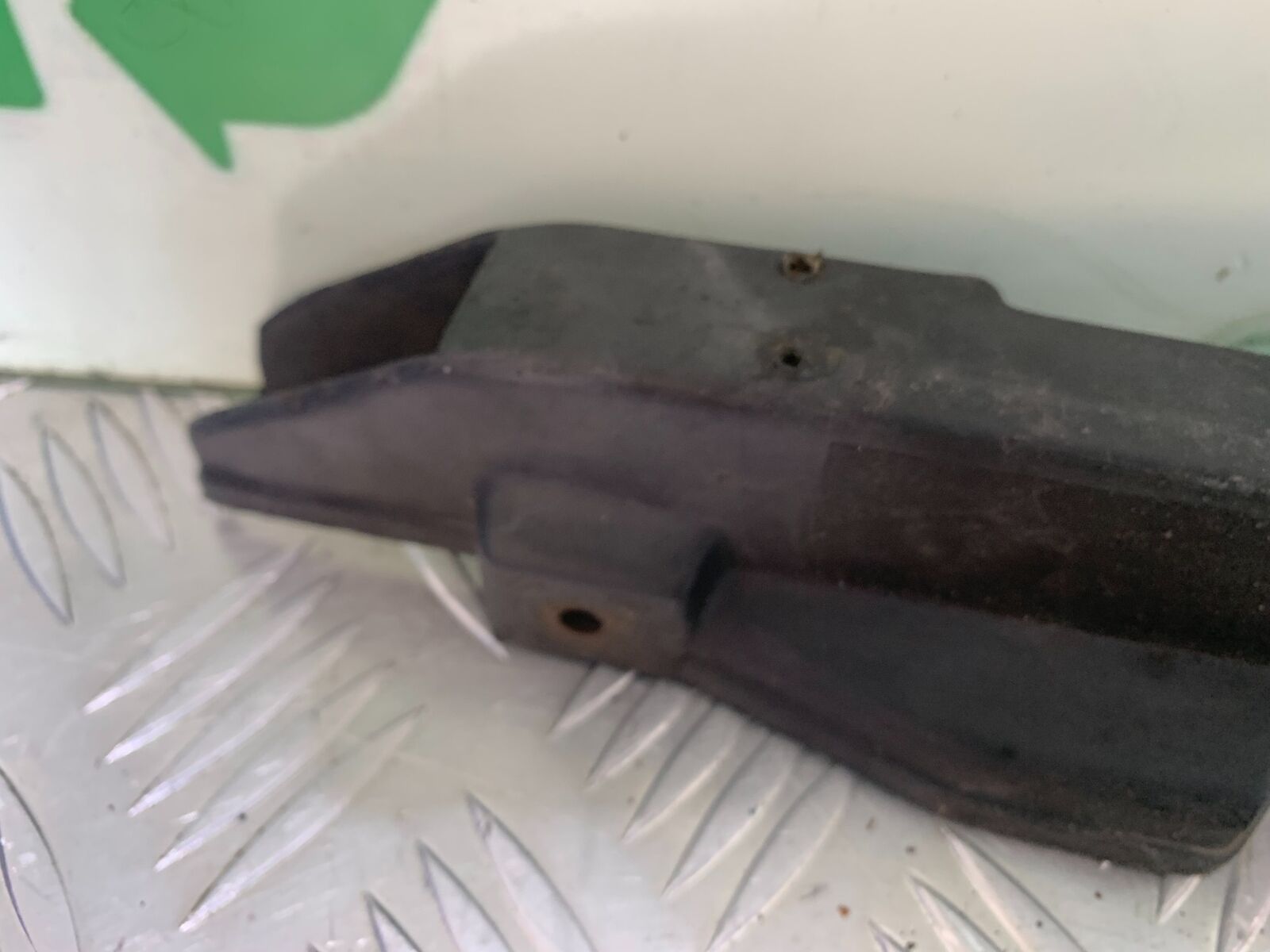 APRILIA RS50 RS 50 CHAIN GUARD  YEAR 1996-1998 (CMB1132)