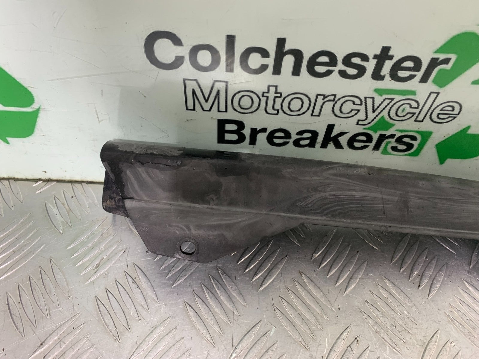 HONDA CB600 CB 600 HORNET CHAIN GUARD YEAR 1998-2002 (CMB1297)