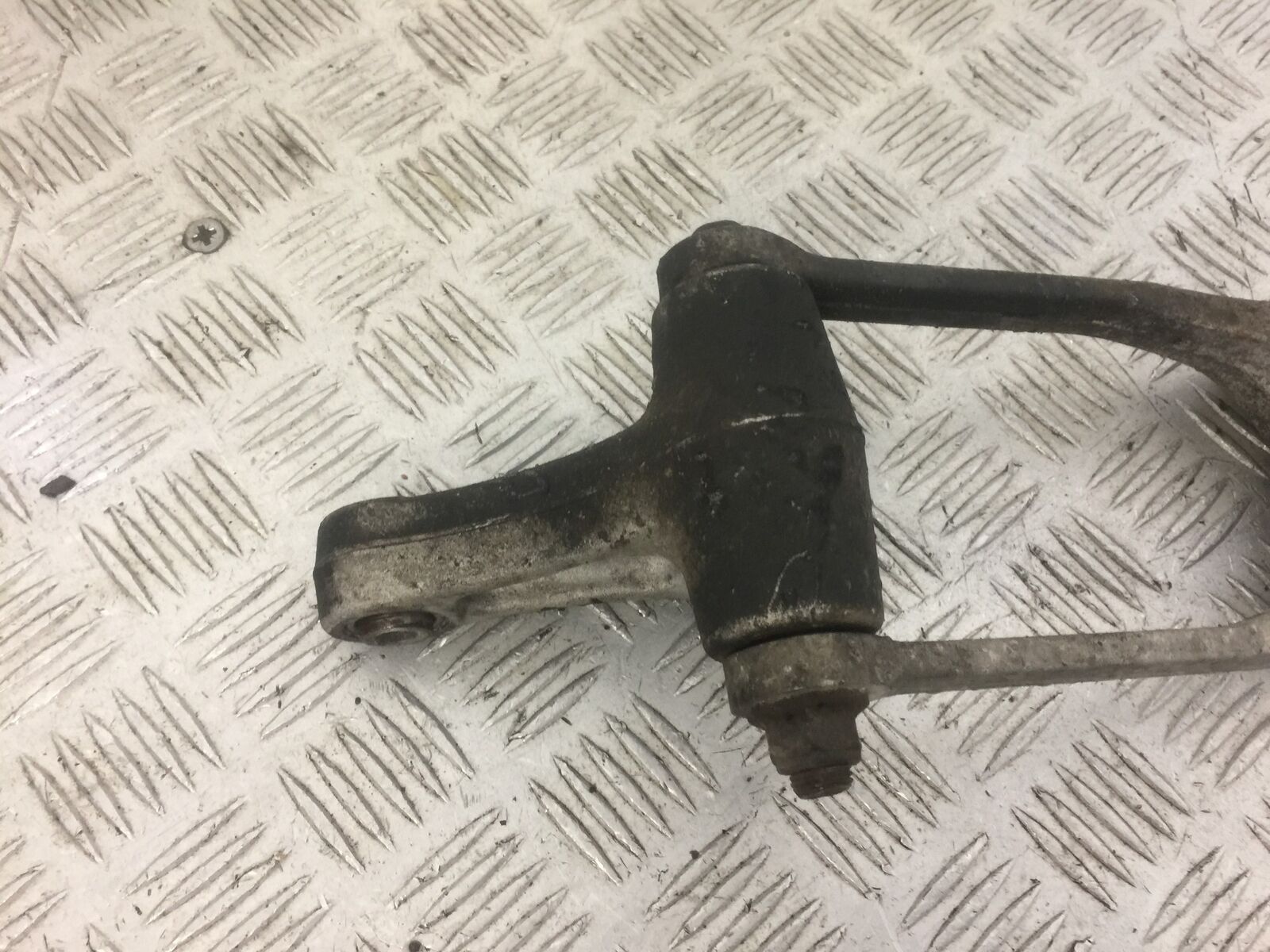 SUZUKI GSXR750 K6 K7 REAR SHOCK LINKAGE  YEAR 2007 (STOCK 634)