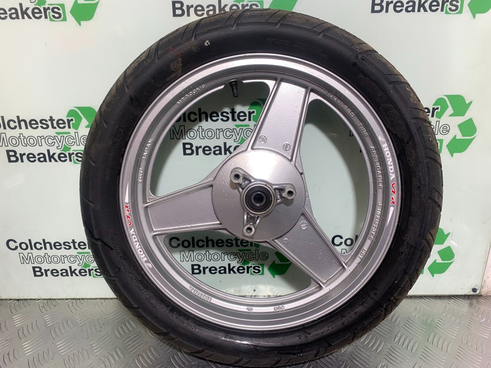 HONDA VFR400 VFR 400 NC21 REAR WHEEL YEAR 1986-87 (CMB1043)