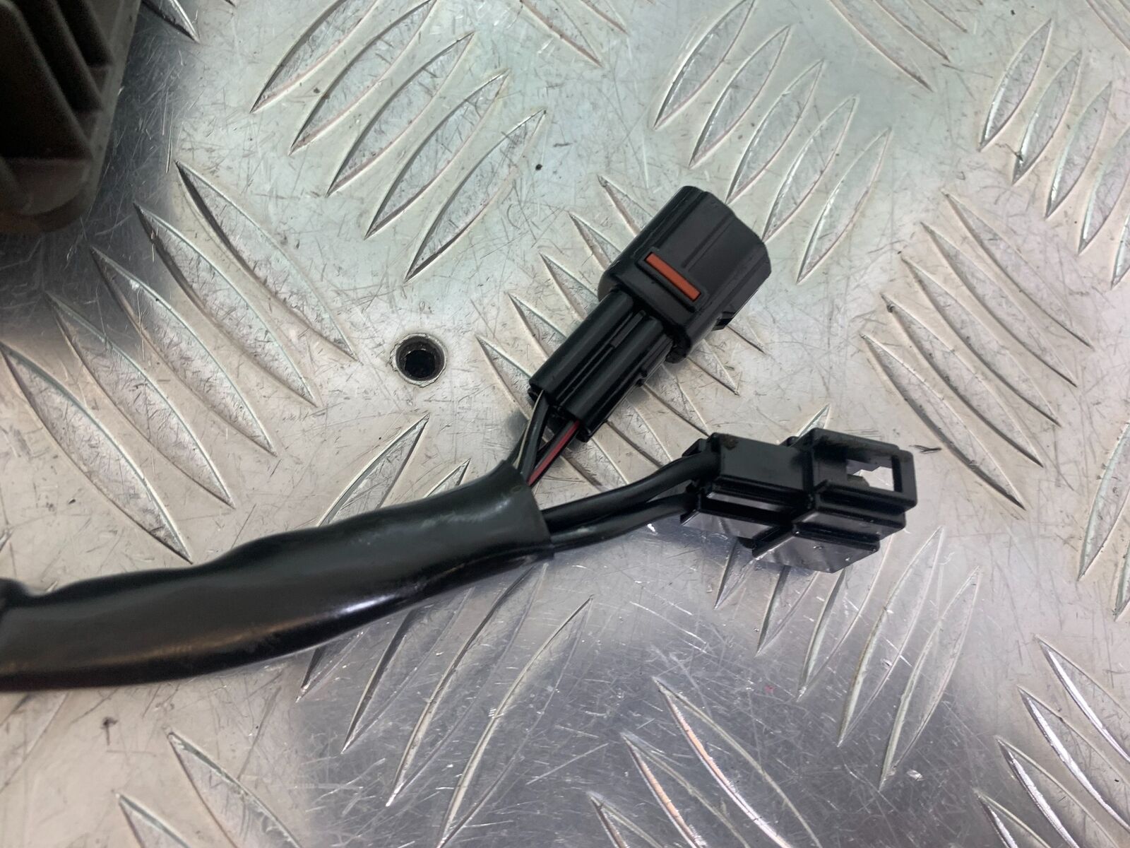SUZUKI DL 650 V-STROM REGULATOR  YEAR 2016 (STOCK 996)