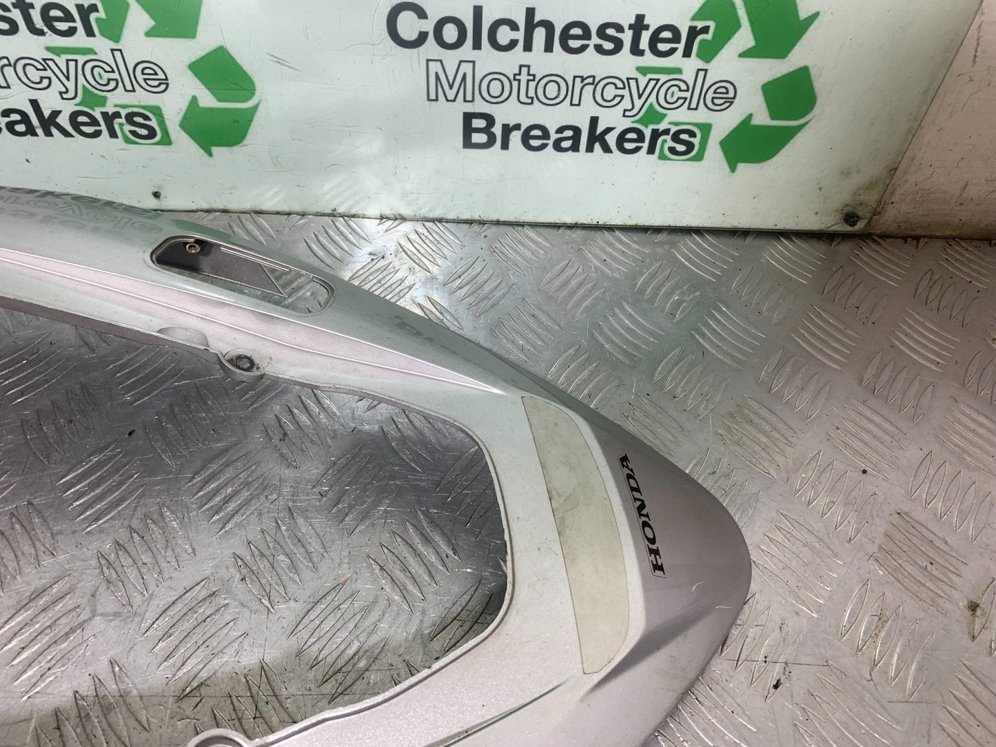 HONDA VFR800 VFR 800 V-TEC TAIL PIECE  YEAR 2002 -09 (CMB1296)