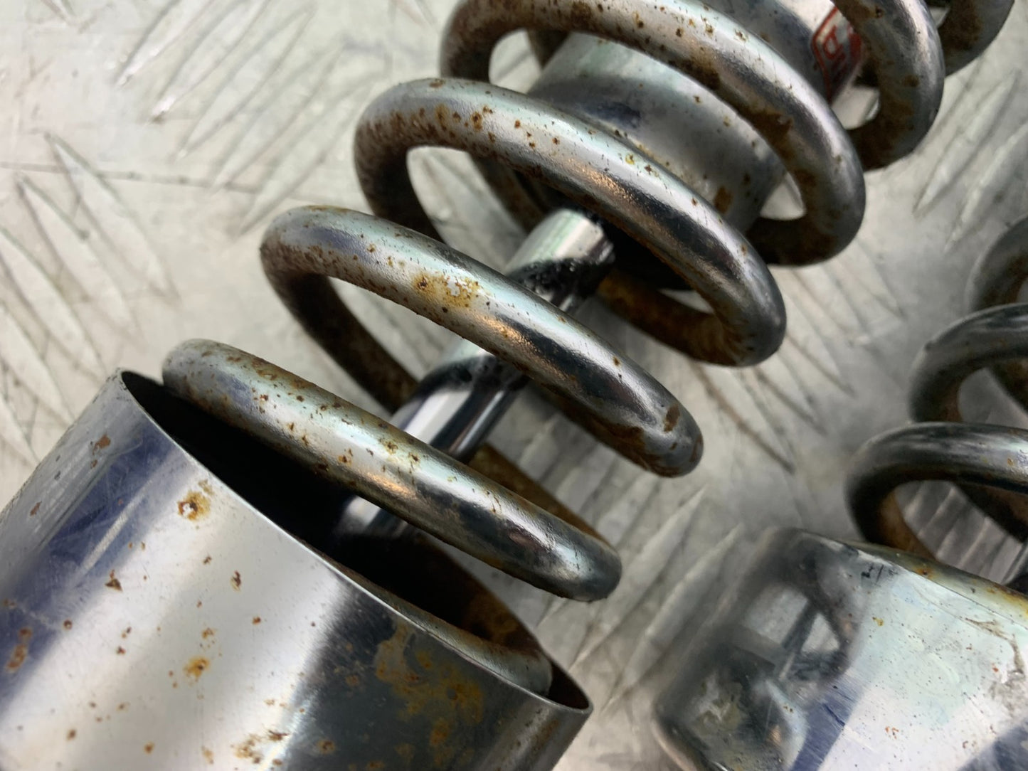 HONDA VT700 VT 700 SHADOW REAR SHOCKS   YEAR 1984-85 (CMB1328)