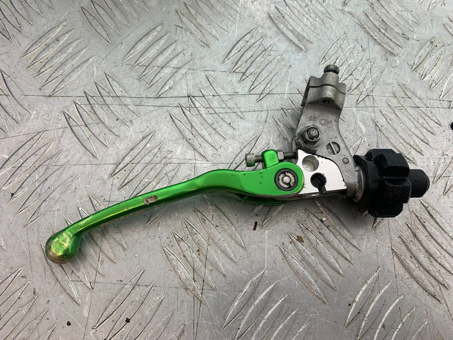 KAWASAKI KXF450 KXF 450 CLUTCH LEVER AND BRACKET  YEAR 2013 CMB1217)