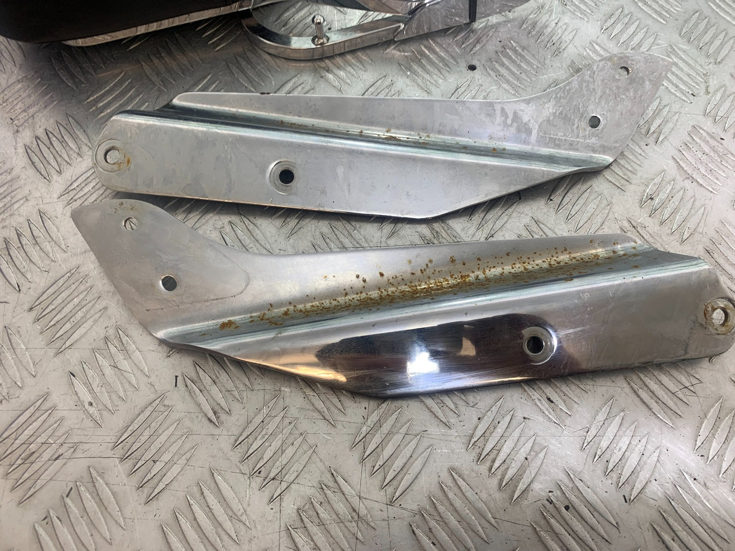 HONDA VTX1300 S-6 BACK REAR PAD RACK AND BRACKETS    YEAR 2004-09 (CMB1159)